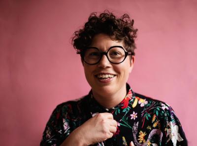 Porträtt på Fotograf Lisa Björk 2021